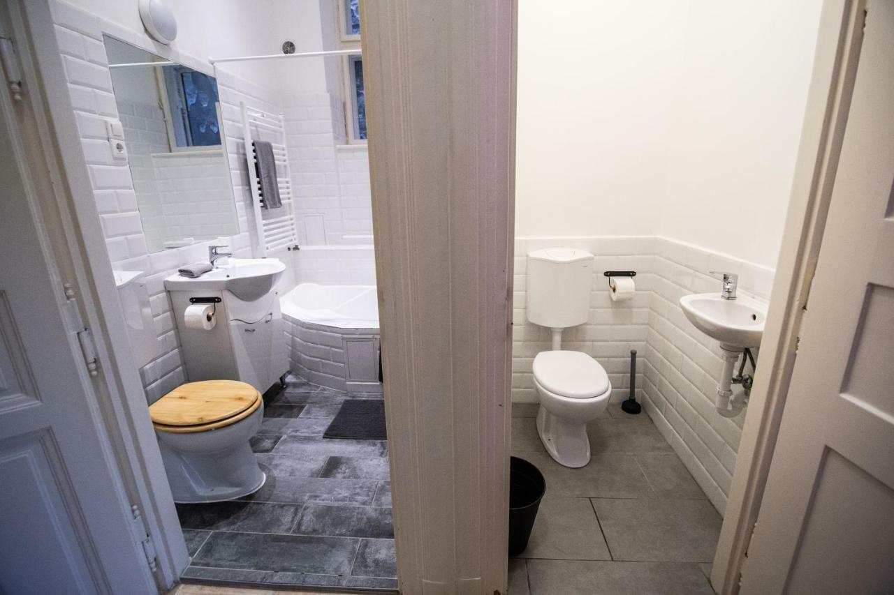 Cheerful And Cozy 2 Bedrooms 2 Bathrooms Apartment With Top Location Budapest Exterior photo